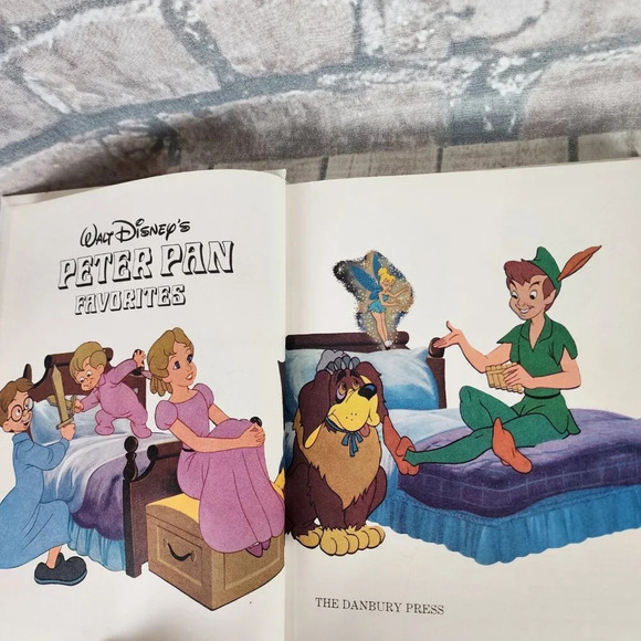 Walt Disney 1973 Vintage  Hardcover Book Set Peter Pan Favorites Dumbo Favorites - Picture 8 of 10